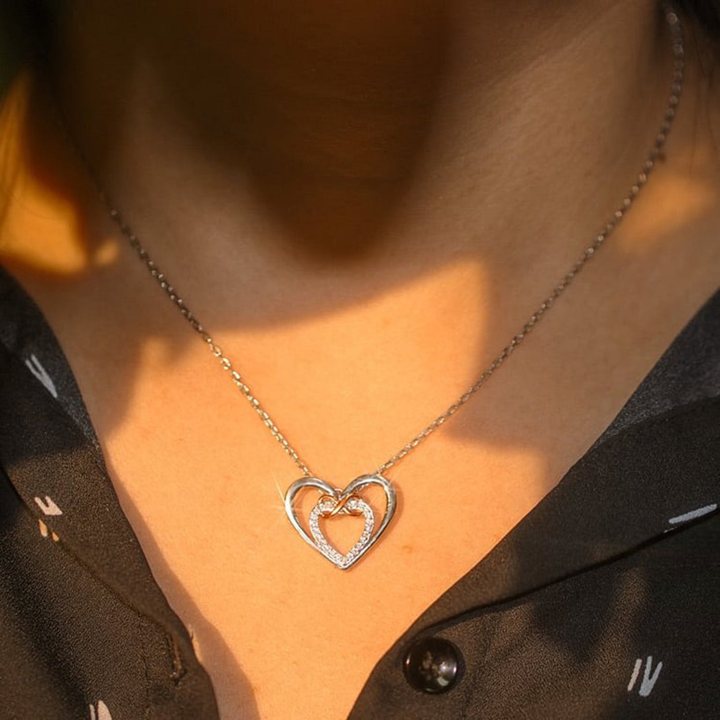 "Brillo de Corazón: Collar en Plata 925 con Circonitas"