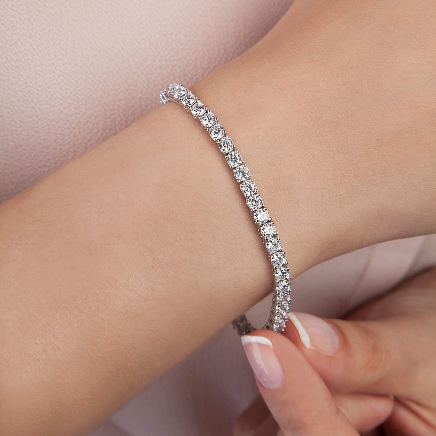 18K White Gold 4 Carat Created White Sapphire Tennis Bracelet 7 Inch